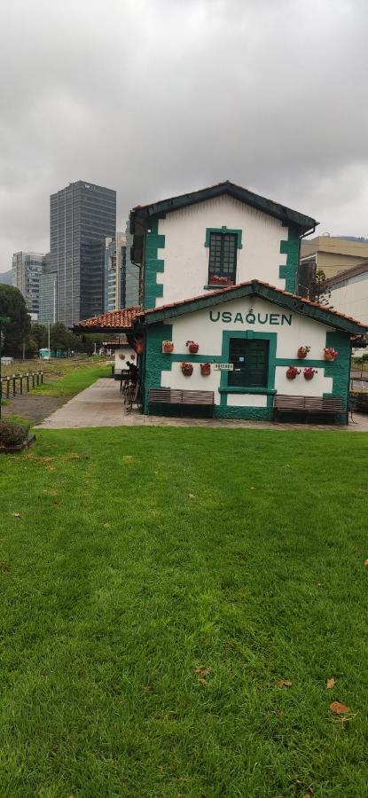 La Parada Del Tren Hostel Bogota Exterior photo